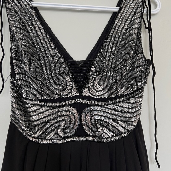 Black silver embellishment party dress in chiffon fabric - Picture 8 of 8